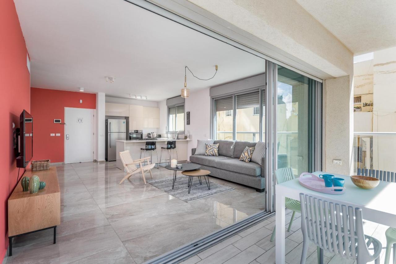3 Bedrooms Apt Balcony & Parking Near Banana Beach Tel Aviv Exterior foto