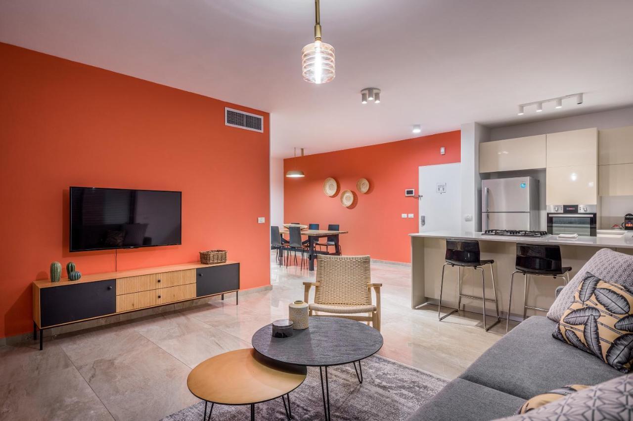 3 Bedrooms Apt Balcony & Parking Near Banana Beach Tel Aviv Exterior foto